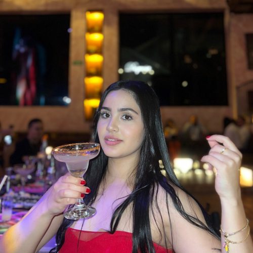 foto vale con coctel para sobre mi